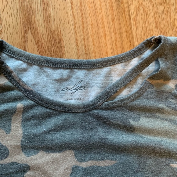 Camo T Shirt - Picture 2 of 4